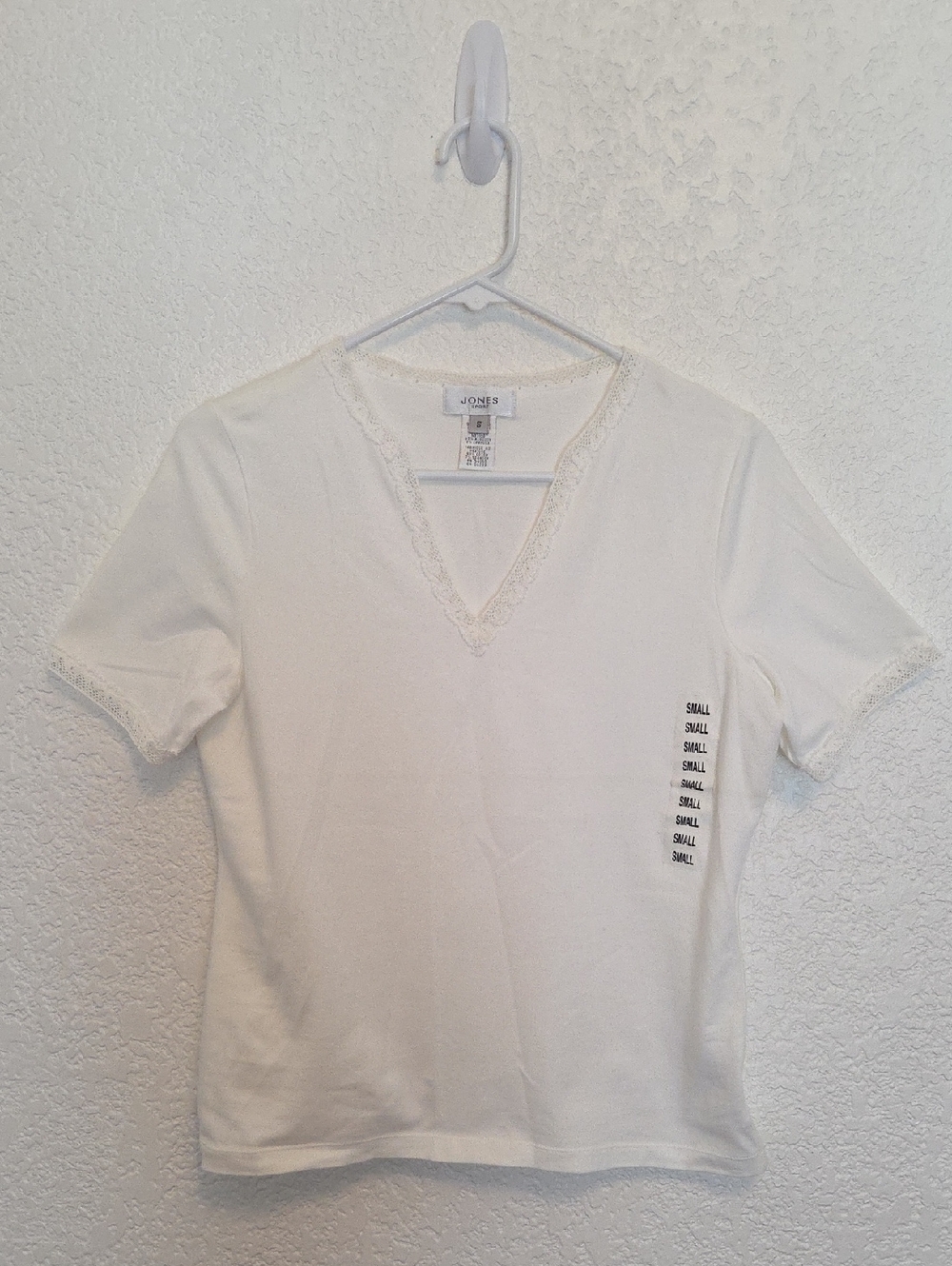 Jones New York Sport White V-Neck Tee with Lace Trim NWT
